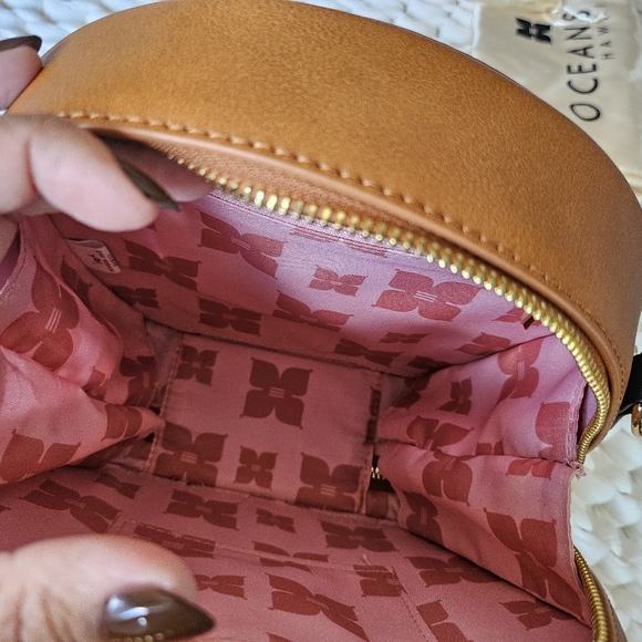 OCEANS END Hawaii Bag - Picture 3 of 7